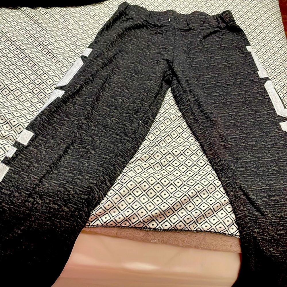 Women’s Large Bobbie & Brooks LOVE joggers